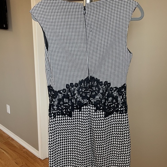Houndstooth patterned fitted dress - Picture 6 of 6